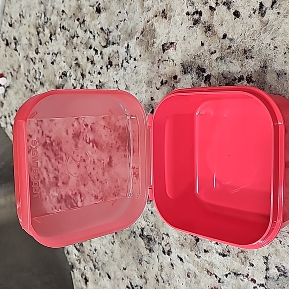 Tupperware Red Square Food Storage Container - Picture 2 of 3